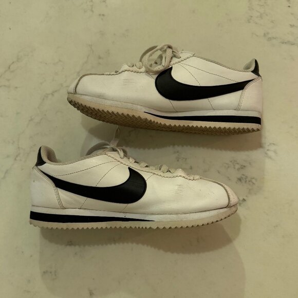 Nike Cortez White/Navy Size W7.5/Fit like W7 - Picture 3 of 7